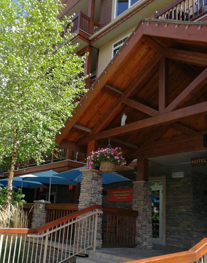Sunny Tranquil Woods Turret In Falcon Crest Lodge Canmore Exterior foto